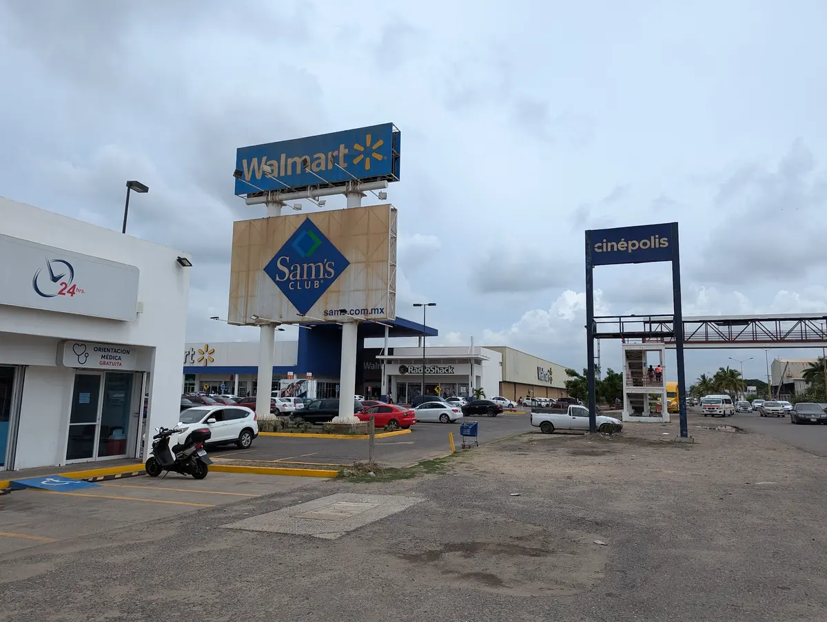 Walmart Cd Lázaro Cárdenas