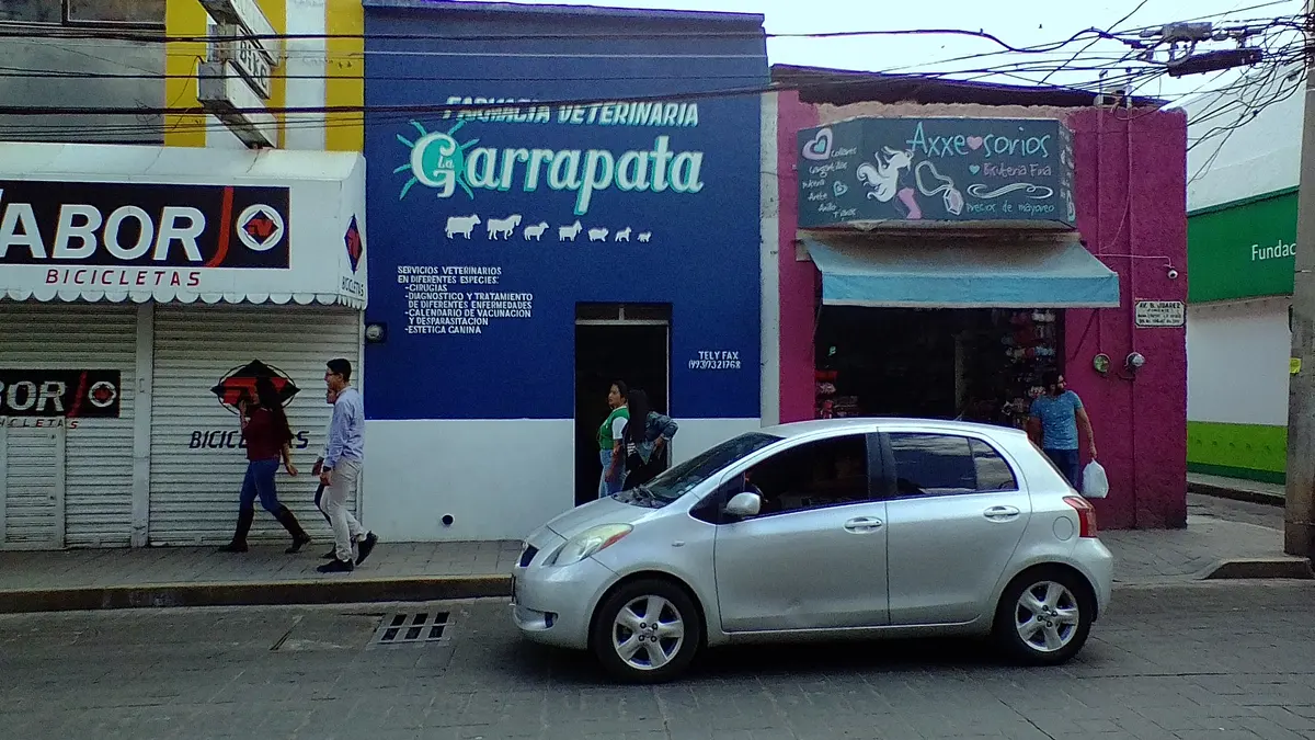 Farmacia y Clínica Veterinaria La Garrapata